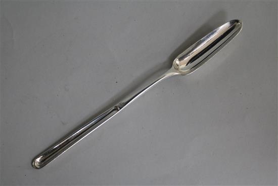 A George III silver marrow scoop, Length: 230mm Weight: 1.6oz/52grms